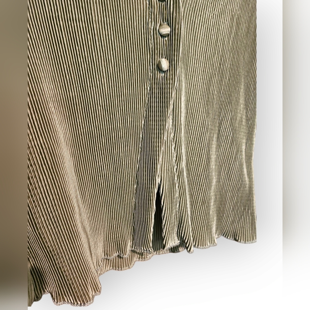 Forever 21 Green Ribbed Button-Up Top - Picture 5 of 6